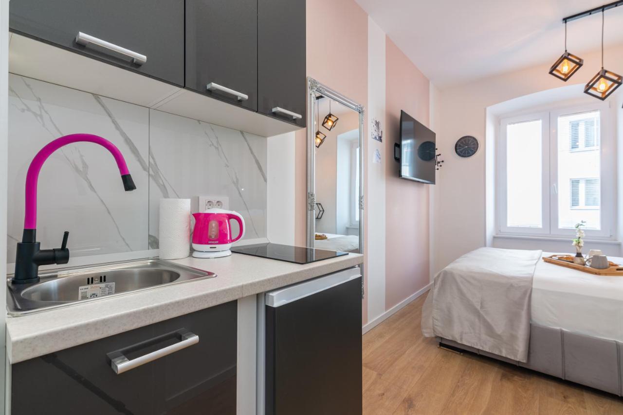 Apartments & Rooms Six 里耶卡 外观 照片