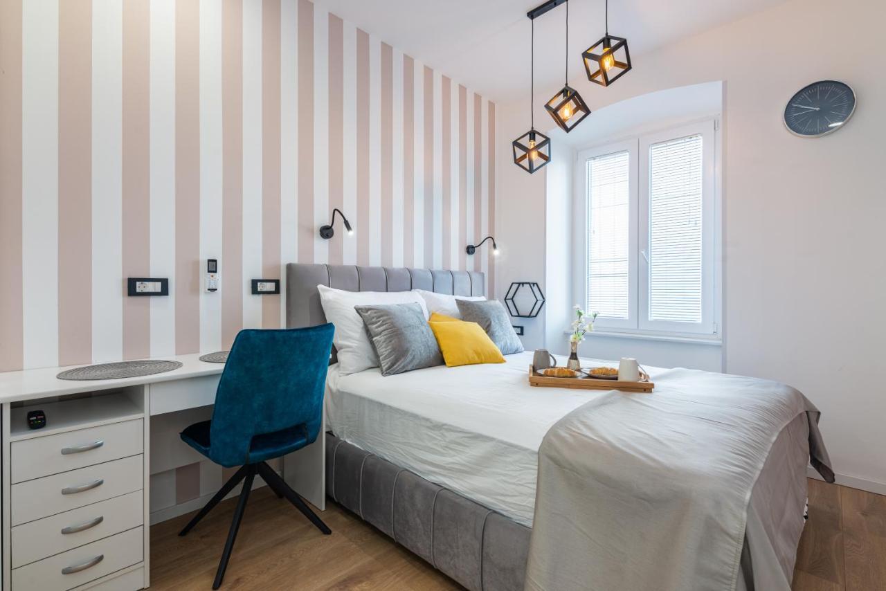 Apartments & Rooms Six 里耶卡 外观 照片