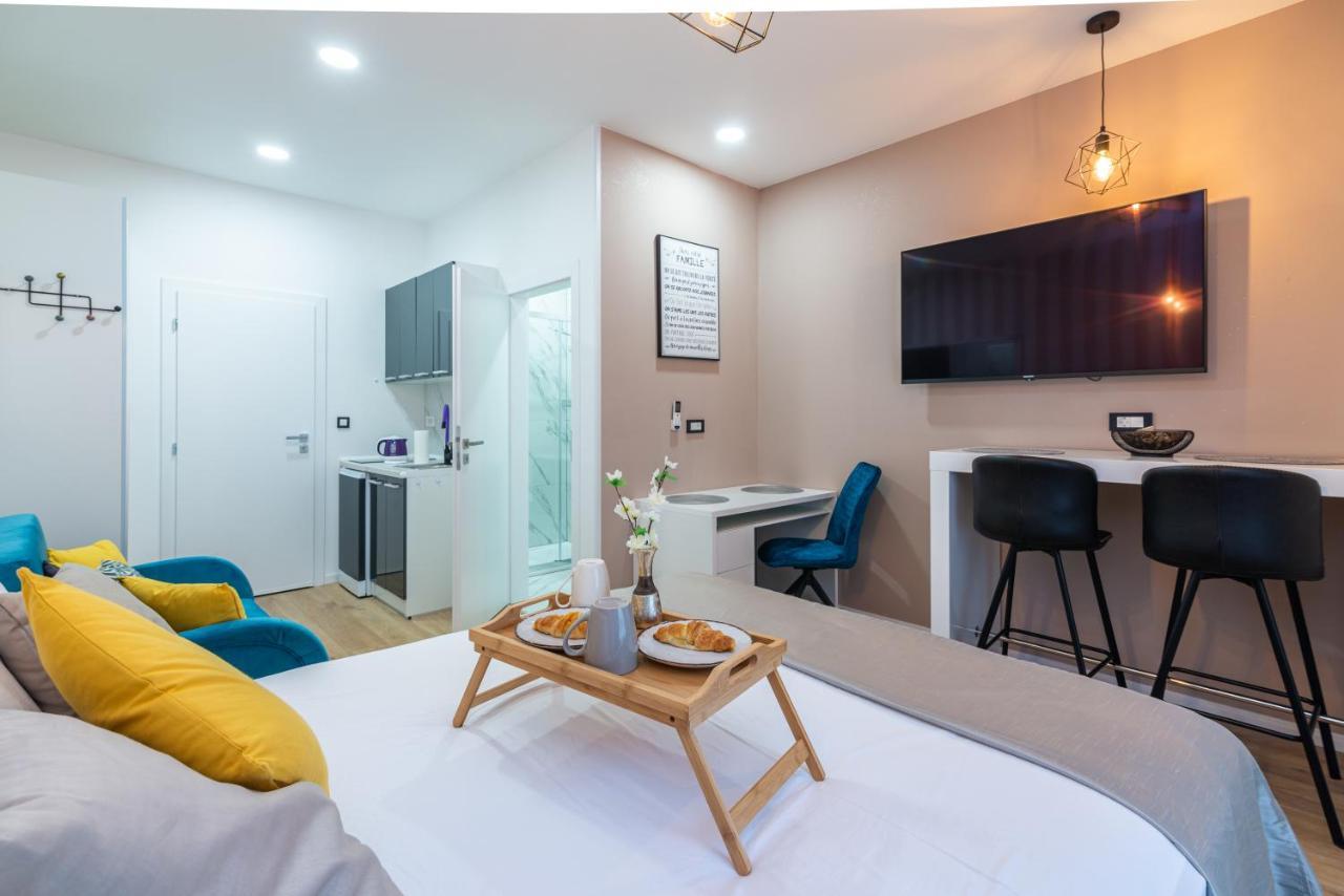Apartments & Rooms Six 里耶卡 外观 照片