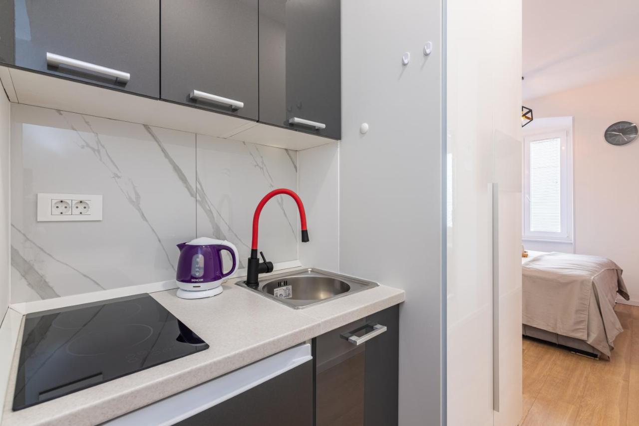 Apartments & Rooms Six 里耶卡 外观 照片