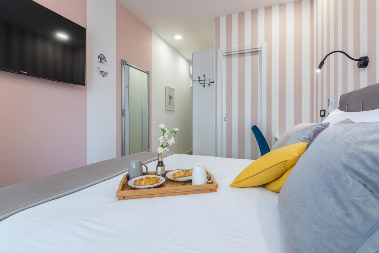 Apartments & Rooms Six 里耶卡 外观 照片
